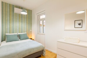 1 bedroom, bed sheets