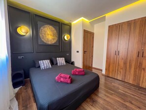 2 habitaciones, tabla de planchar con plancha, wifi y ropa de cama