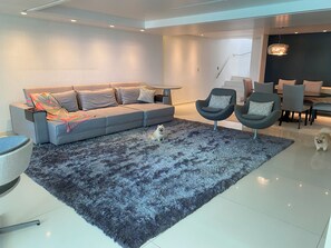 スマートテレビ、ステレオ