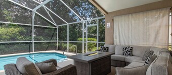 Private Pool Villa Near Major Theme Parks – Quiet Gated Golf Community