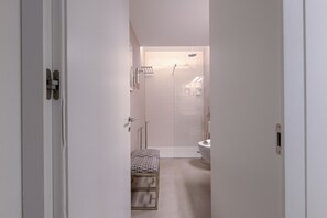 Shower, towels
