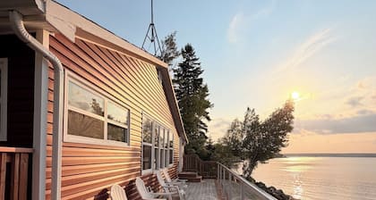 Beautiful two-bedroom waterfront cottage. Unbelievable Sunsets.