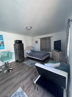 1 bedroom, WiFi - Cozy & modern guest house in Key West with AC, WiFi (Key West)