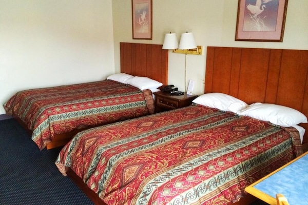 Basic Double or Twin Room | Desk, free WiFi, bed sheets