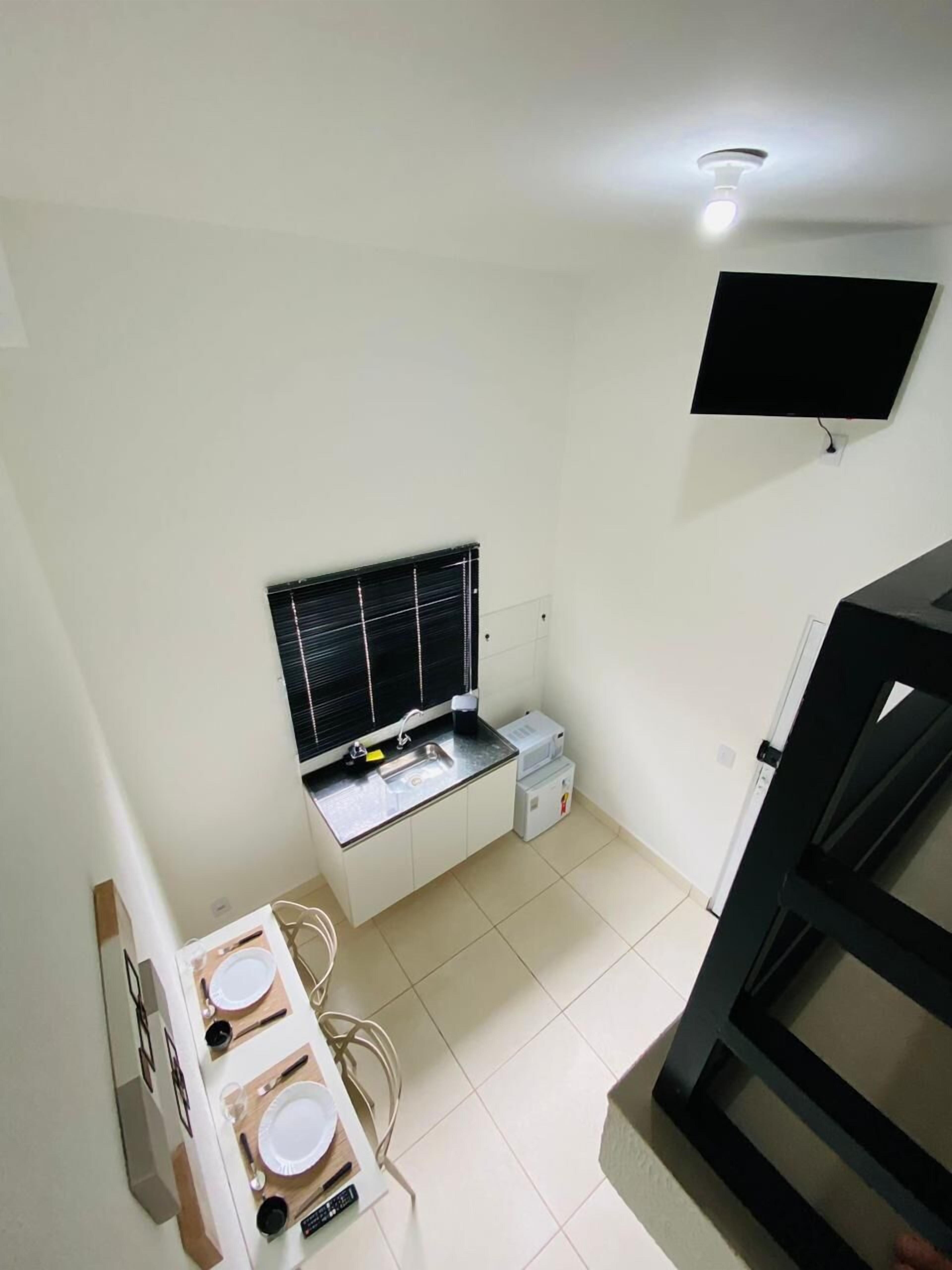 Comfort Studio | Desk, laptop workspace, free WiFi, bed sheets