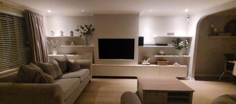 3 Bedroom, Sleeps 6, Free Parking