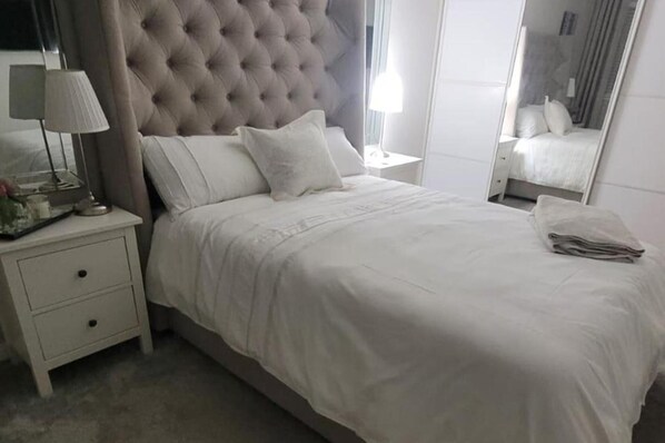 3 bedrooms, iron/ironing board, free WiFi, bed sheets