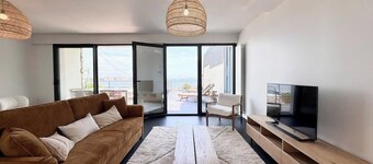 Villa d’architecte contemporaine - Vue mer 180°