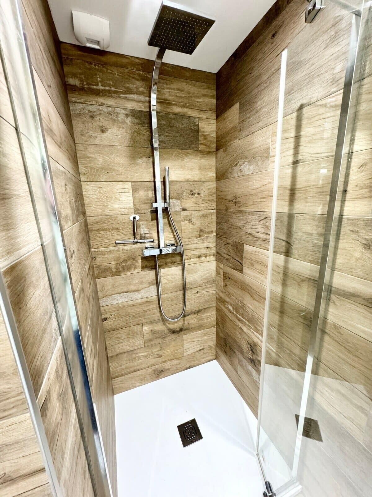 Douche, séchoir à cheveux