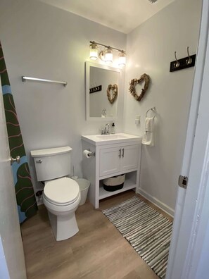 Dusche, Haartrockner, HandtĂŒcher