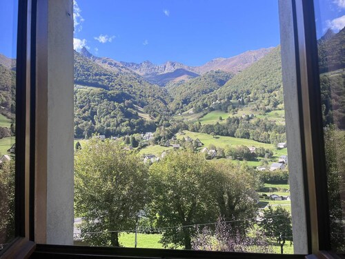 Geräumiges Haus mit Parkplatz und Balkon in Cauterets