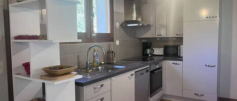 Fridge, microwave, oven, dishwasher