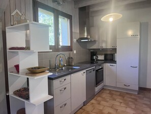 Fridge, microwave, oven, dishwasher