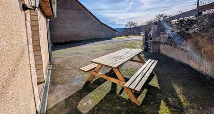 GĂźte familial avec terrasse et espace enfants Ă Faymont