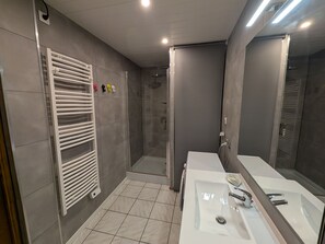 Bathroom - Family cottage with terrace and kids' area in Faymont (Faymont)
