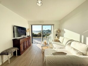 TV - Luxury T2 de standing - Vue mer 180 (Guidel)