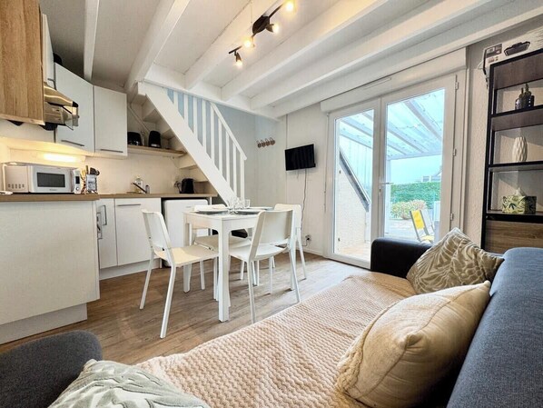 TV - Maisonnette neuve - 700m des plages - Piscine (Guidel)