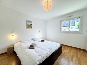 4 bedrooms, WiFi - Maison de vacances tout confort 50m de la mer (Ploemeur)