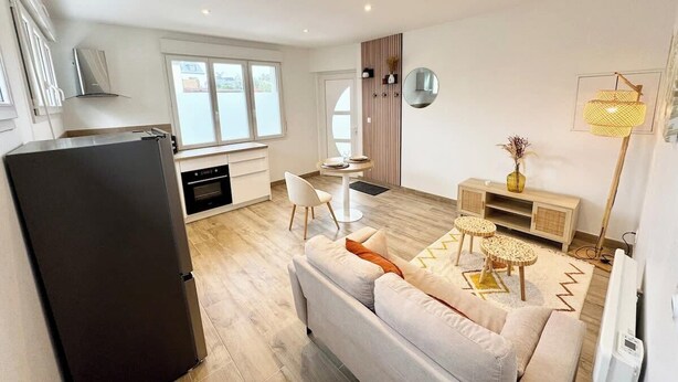 A modern apartment with a kitchen, dining area, and living room. - Lovely ! T2 neuf archi cosy 1 (Quimperlé)