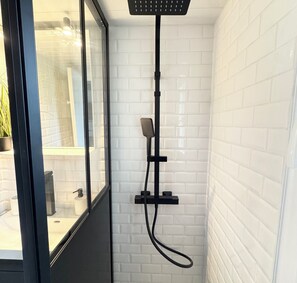 Dusch och hårtork