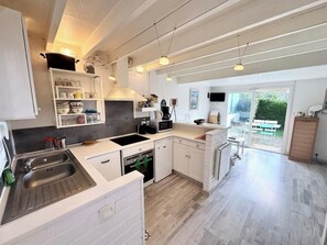 Refrigerador, microondas, parrilla de estufa y lavavajillas