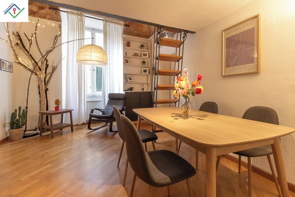 Dining - Tree House by TuscanyWeGo (Pisa)