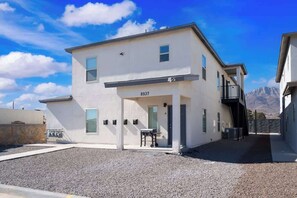 Exterior - Modern 2BR 2BA Home   King Bed   Smart TV C (El Paso)