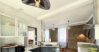 Spacious contemporary duplex - Harbour view