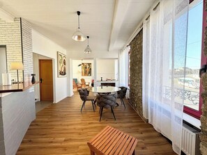 Interior - Spacious contemporary duplex - Harbour view (Port-Louis)