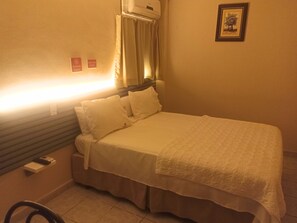 4 bedrooms, bed sheets