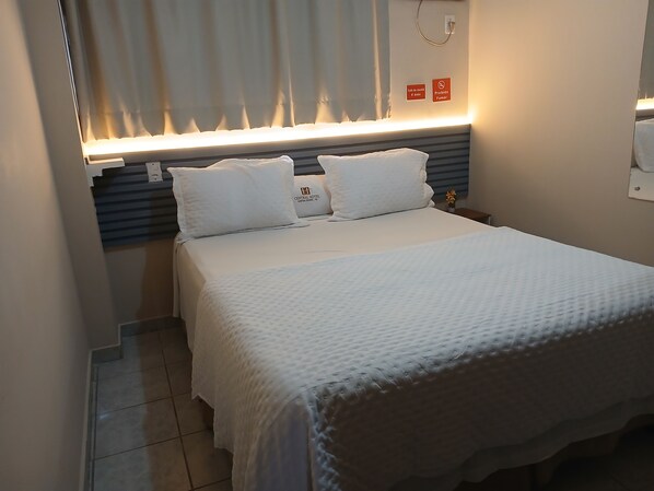 4 bedrooms, bed sheets