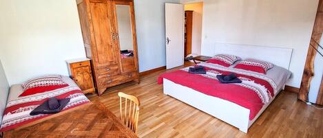 6 Schlafzimmer, Bügeleisen/Bügelbrett, WLAN