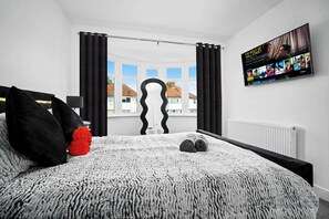 4 habitaciones, escritorio, tabla de planchar con plancha y wifi gratis 