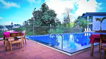 Utomhuspool
