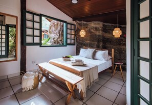 Standard Double Room, Mountain View | Free WiFi, bed sheets - Pousada Vila das Pedras (Ilhabela)