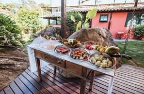 Free daily buffet breakfast