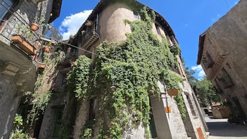 Basic Apartment | Exterior