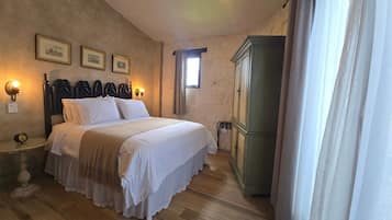 Basic Apartment | In-room safe, blackout curtains, soundproofing, iron/ironing board