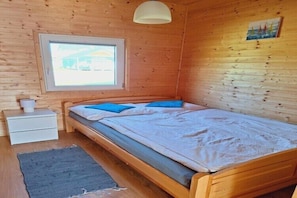 2 slaapkamers, reisbedje, gratis wifi, beddengoed