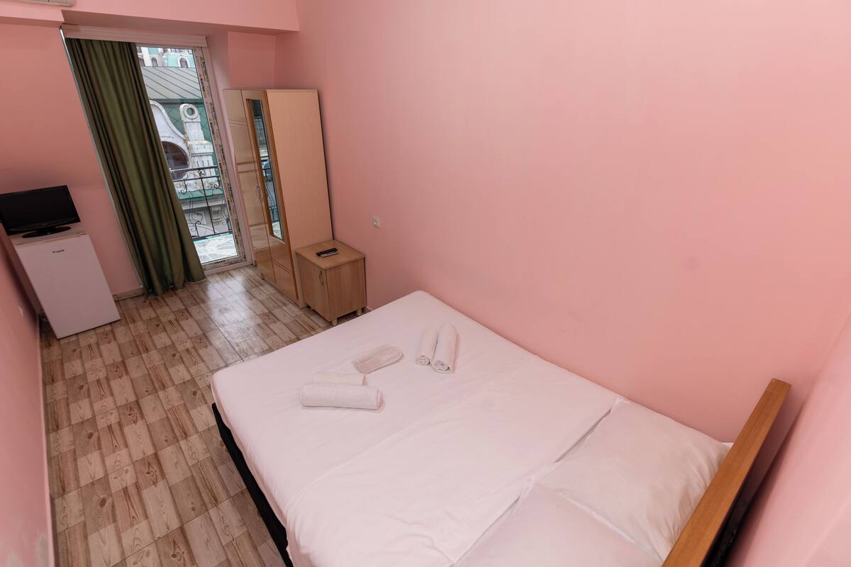 Standard Double Room, Balcony, City View | WiFi (free)