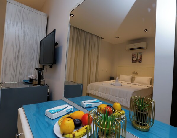Deluxe Double Room, Balcony, Mountain View | Room amenity