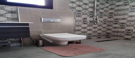 Håndklær, såpe og toalettpapir