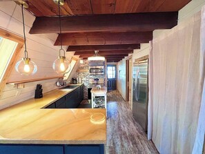 冷蔵庫、コーヒー / ティーメーカー