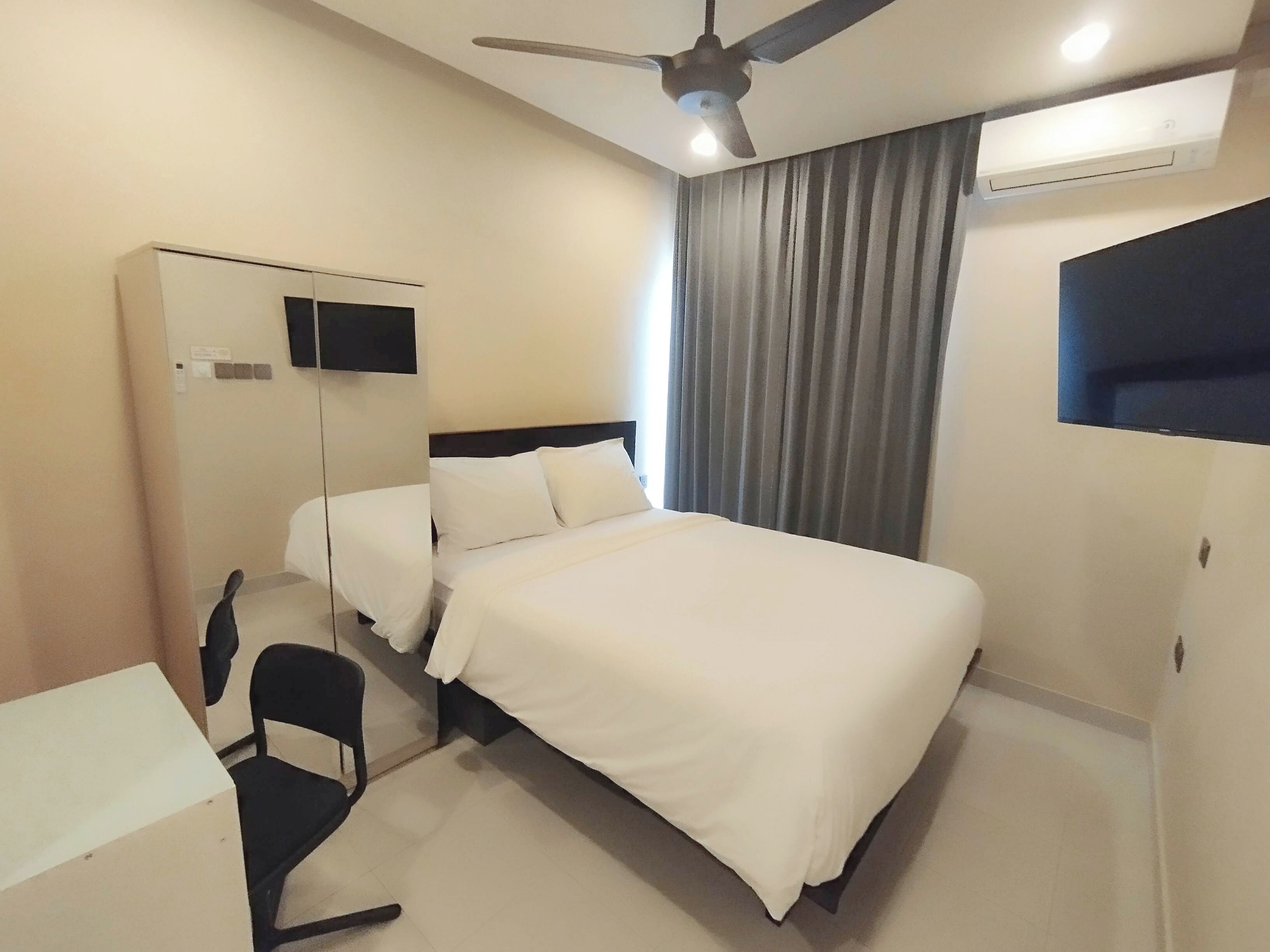 Zimmersafe, Bügeleisen/Bügelbrett, kostenloses WLAN, Bettwäsche