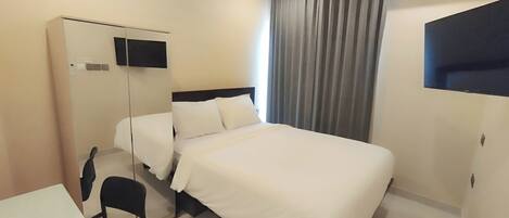 Zimmersafe, Bügeleisen/Bügelbrett, kostenloses WLAN, Bettwäsche