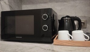 Microwave - 201`Last Minutes Deal ! Room 201. 1st Cleanest & Affordable Guest House In Bali. (Bali)