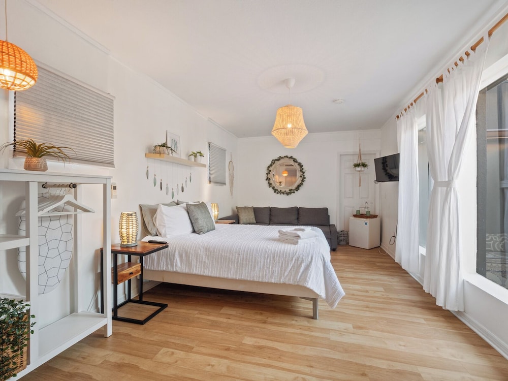 Orchid Suite At Bliss House - Orlando, FL