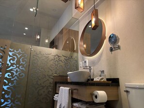 Basic Apartment | Bathroom