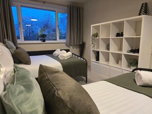 4 bedrooms, desk, iron/ironing board, WiFi
