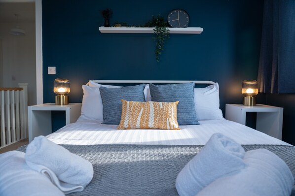 5 habitaciones, tabla de planchar con plancha y wifi gratis 